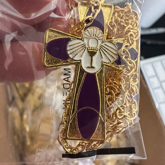 220 pcs! Gold Plated Purple 1.5" First Communion Chalice Cross Pendant Necklaces - Picture 5 of 5